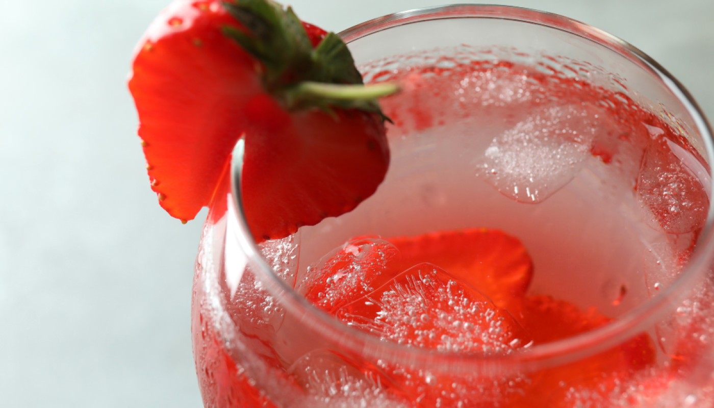 Vous cherchez la recette du Daiquiri fraise ? Barabib vous le livre prêt à consommer !